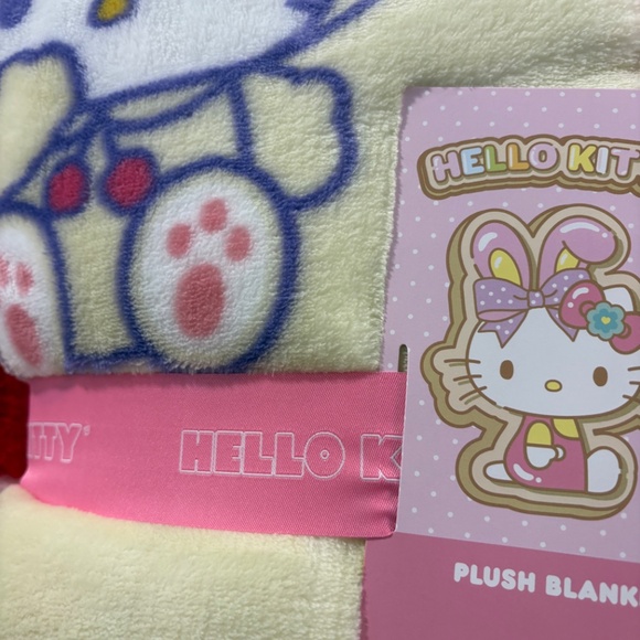 NWT Hello Kitty Yellow Easter Throw Full/Queen - Picture 4 of 4